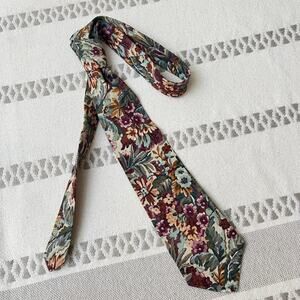 American Eagle Vintage 100% Cotton Necktie Floral Garden Print Cottagecore